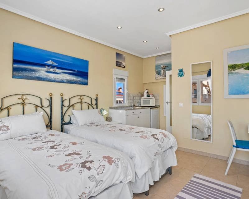 3 slaapkamer Villa te koop in Ciudad Quesada met zwembad garage - € 495.000 (Ref: 9723551)