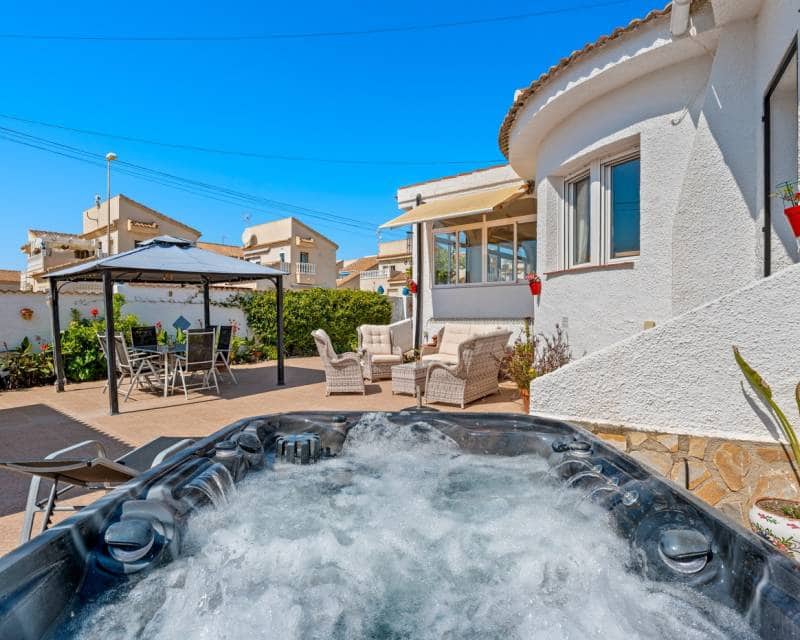 3 slaapkamer Villa te koop in Ciudad Quesada met zwembad garage - € 495.000 (Ref: 9723551)