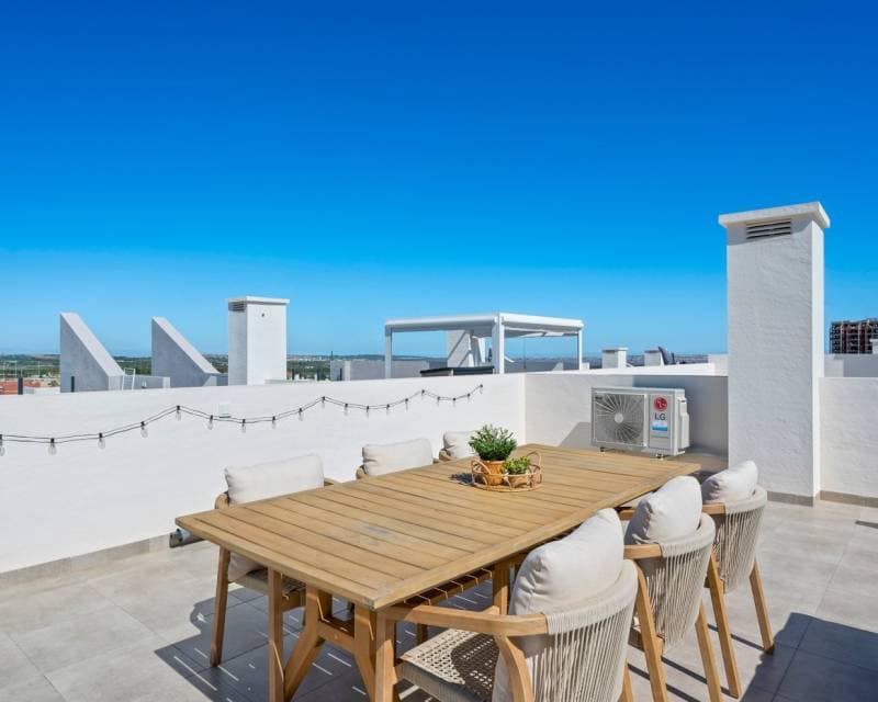 2 chambre Penthouse à vendre à San Miguel de Salinas avec piscine - 259 950 € (Ref: 9730734)