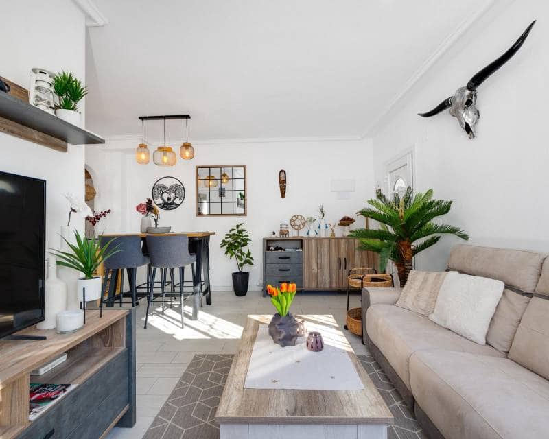 3 bedroom Terraced Villa for sale in Los Altos with pool garage - € 265,000 (Ref: 9739290)