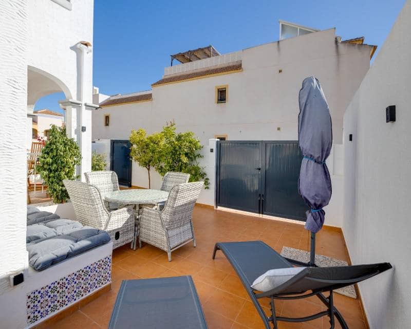 3 bedroom Terraced Villa for sale in Los Altos with pool garage - € 265,000 (Ref: 9739290)