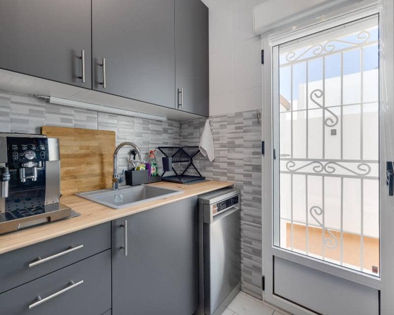 3 bedroom Terraced Villa for sale in Los Altos with pool garage - € 265,000 (Ref: 9739290)