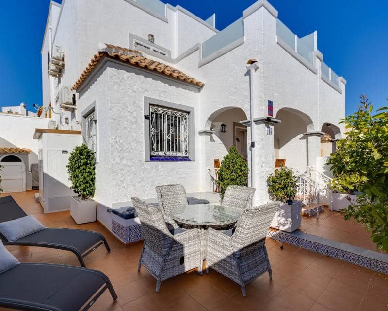 3 bedroom Terraced Villa for sale in Los Altos with pool garage - € 265,000 (Ref: 9739290)