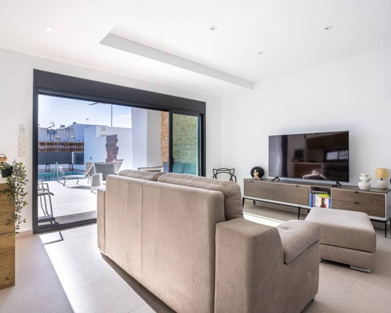 Chalet de 4 habitaciones en Dolores en venta con piscina - 410.000 € (Ref: 9740112)