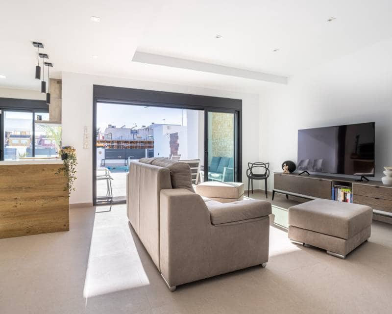 Chalet de 4 habitaciones en Dolores en venta con piscina - 410.000 € (Ref: 9740112)