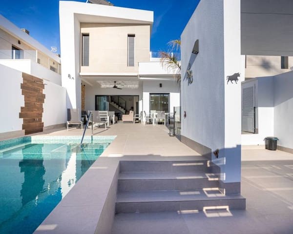 Chalet de 4 habitaciones en Dolores en venta con piscina - 410.000 € (Ref: 9740112)