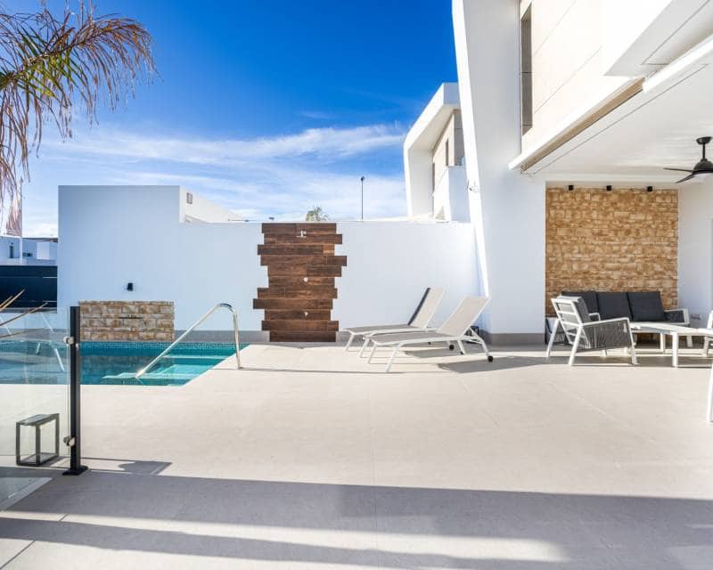 Chalet de 4 habitaciones en Dolores en venta con piscina - 410.000 € (Ref: 9740112)