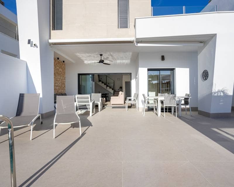 Chalet de 4 habitaciones en Dolores en venta con piscina - 410.000 € (Ref: 9740112)