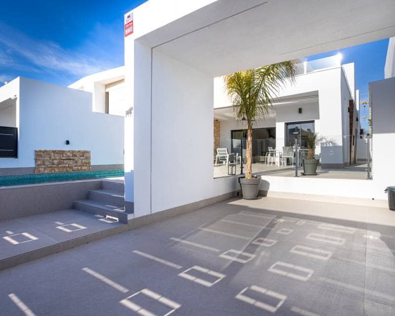 Chalet de 4 habitaciones en Dolores en venta con piscina - 410.000 € (Ref: 9740112)