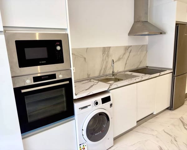 4 makuuhuone Huvila myytävänä paikassa Ciudad Quesada, Rojales mukana uima-altaan 
autotalli - 834 000 € (Ref: 9770085)