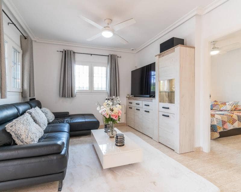 3 chambre Villa/Maison Semi-Mitoyenne à vendre à Orihuela Costa avec piscine - 279 000 € (Ref: 9776959)