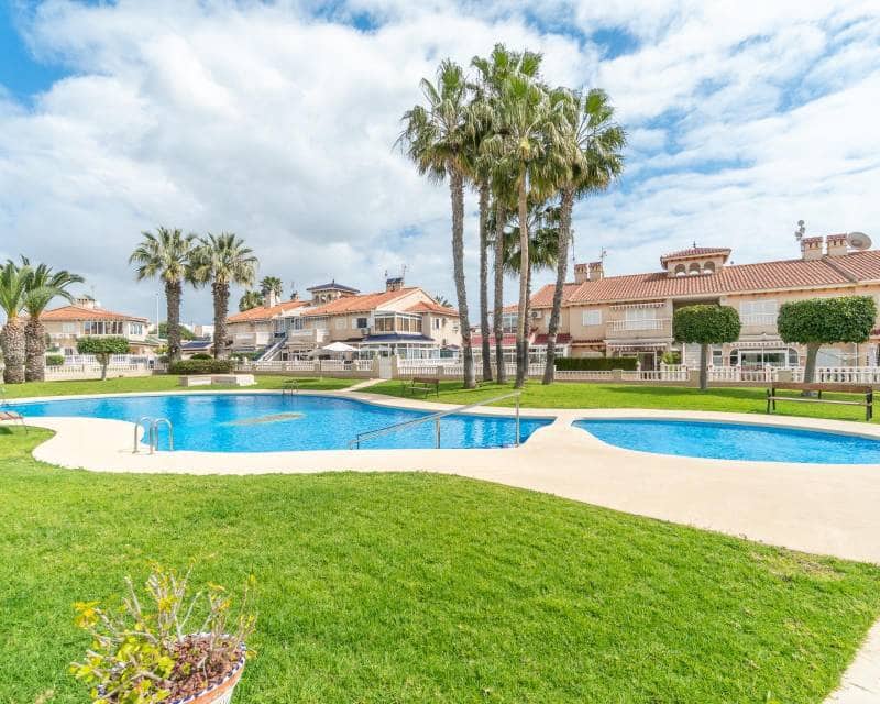 3 chambre Villa/Maison Semi-Mitoyenne à vendre à Orihuela Costa avec piscine - 279 000 € (Ref: 9776959)
