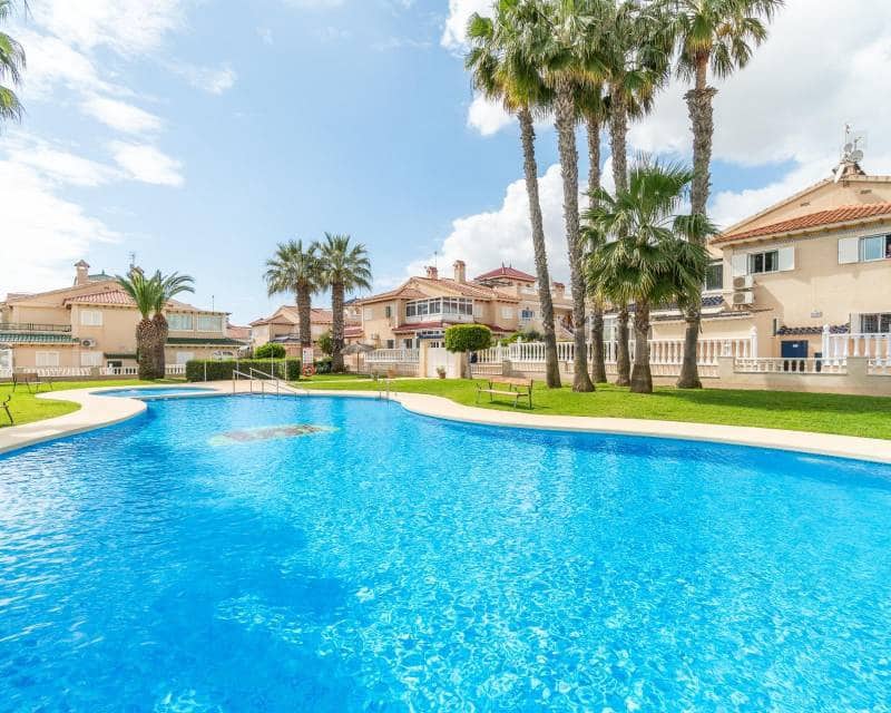 3 chambre Villa/Maison Semi-Mitoyenne à vendre à Orihuela Costa avec piscine - 279 000 € (Ref: 9776959)