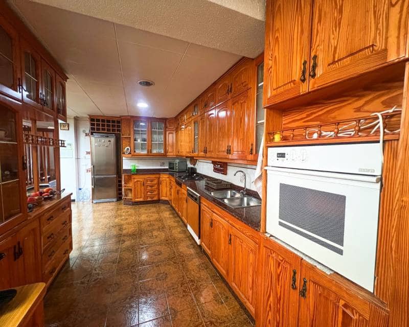 5 bedroom Terraced Villa for sale in Guardamar del Segura with garage - € 380,000 (Ref: 9779105)