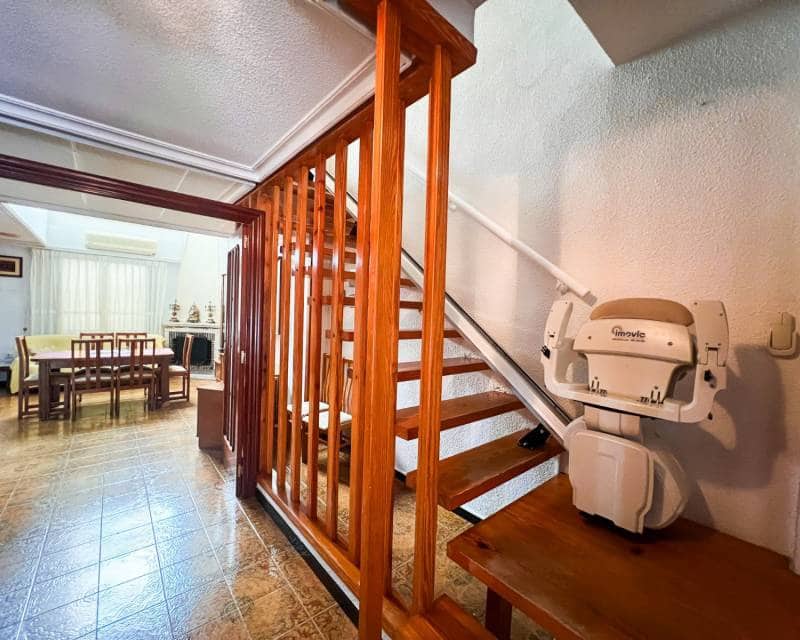 5 bedroom Terraced Villa for sale in Guardamar del Segura with garage - € 380,000 (Ref: 9779105)