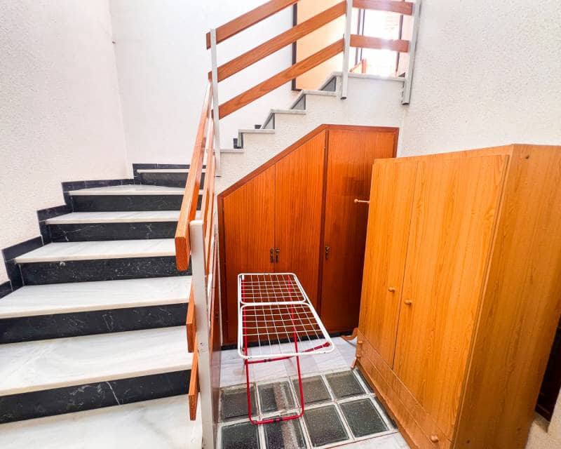 5 bedroom Terraced Villa for sale in Guardamar del Segura with garage - € 380,000 (Ref: 9779105)