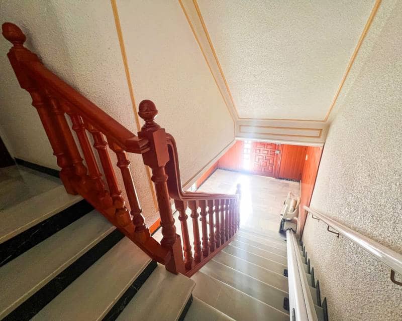 5 bedroom Terraced Villa for sale in Guardamar del Segura with garage - € 380,000 (Ref: 9779105)