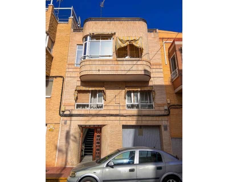 5 bedroom Terraced Villa for sale in Guardamar del Segura with garage - € 380,000 (Ref: 9779105)
