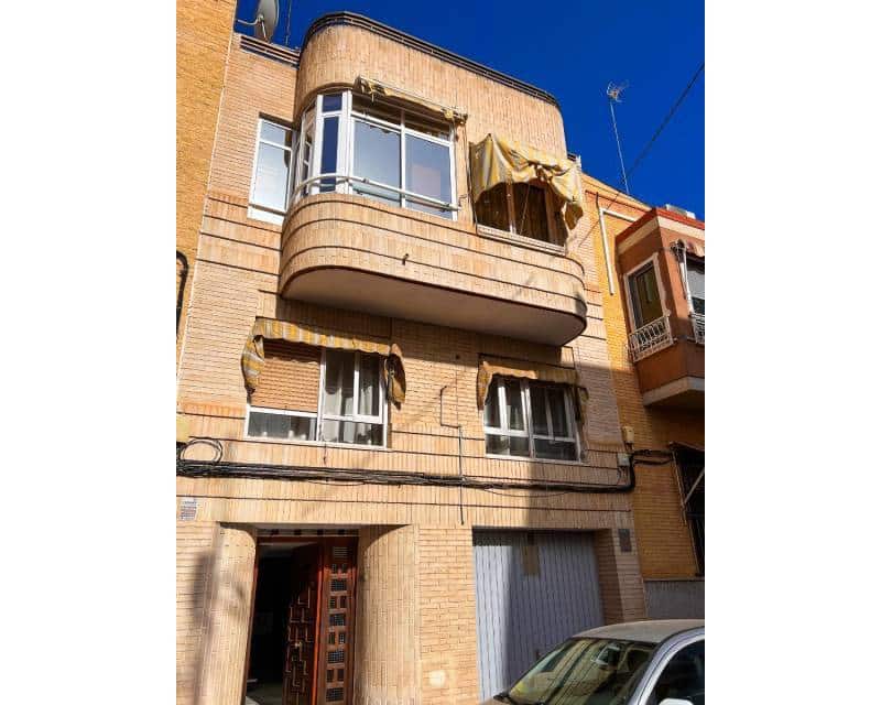 5 bedroom Terraced Villa for sale in Guardamar del Segura with garage - € 380,000 (Ref: 9779105)