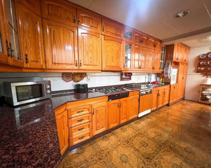 5 bedroom Terraced Villa for sale in Guardamar del Segura with garage - € 380,000 (Ref: 9779105)