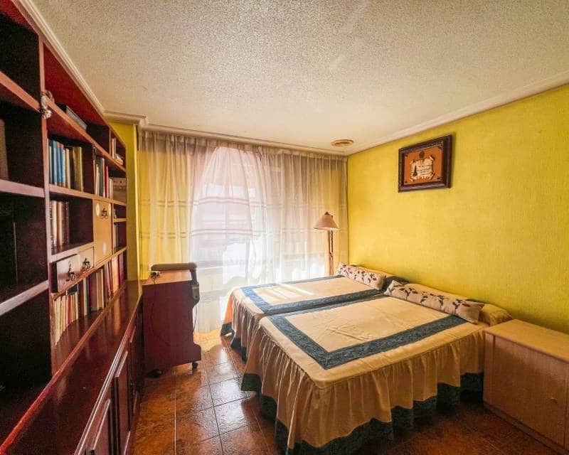 5 bedroom Terraced Villa for sale in Guardamar del Segura with garage - € 380,000 (Ref: 9779105)