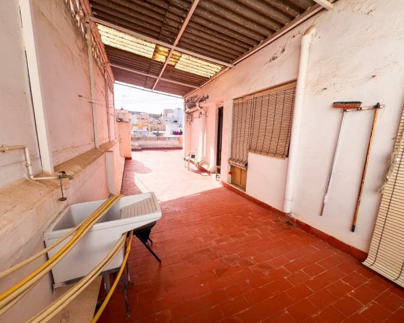 5 bedroom Terraced Villa for sale in Guardamar del Segura with garage - € 380,000 (Ref: 9779105)