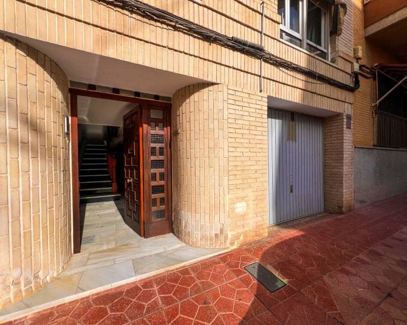 5 bedroom Terraced Villa for sale in Guardamar del Segura with garage - € 380,000 (Ref: 9779105)