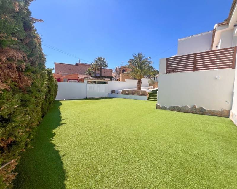 5 quarto Moradia para venda em Los Balcones com piscina - 665 000 € (Ref: 9797636)