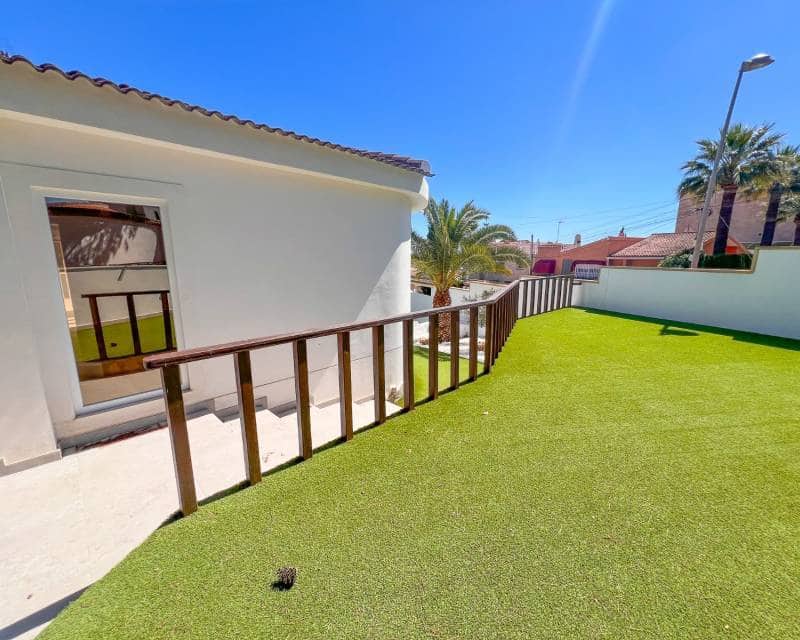 5 quarto Moradia para venda em Los Balcones com piscina - 665 000 € (Ref: 9797636)