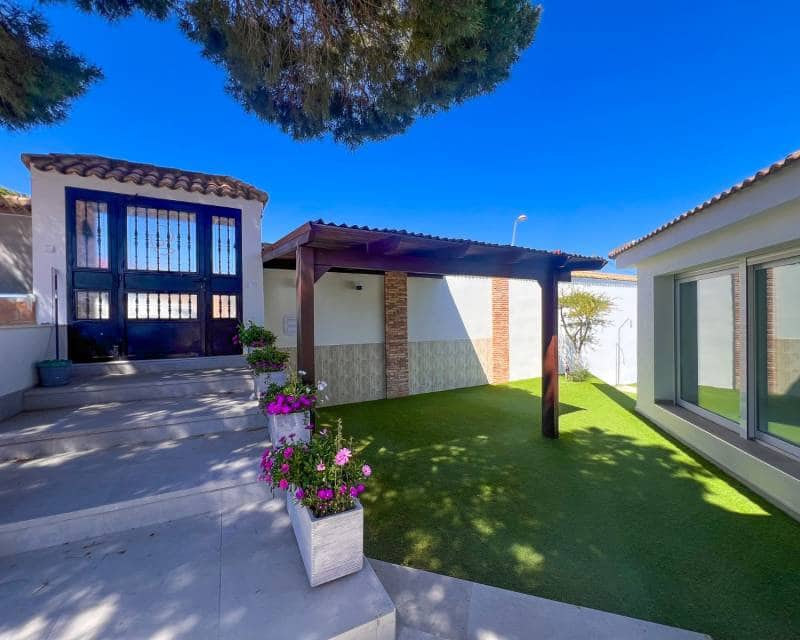 5 quarto Moradia para venda em Los Balcones com piscina - 665 000 € (Ref: 9797636)