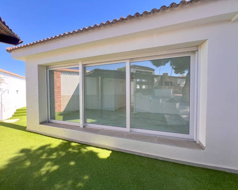 5 quarto Moradia para venda em Los Balcones com piscina - 665 000 € (Ref: 9797636)