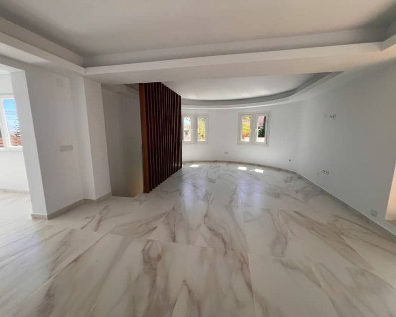 5 quarto Moradia para venda em Los Balcones com piscina - 665 000 € (Ref: 9797636)