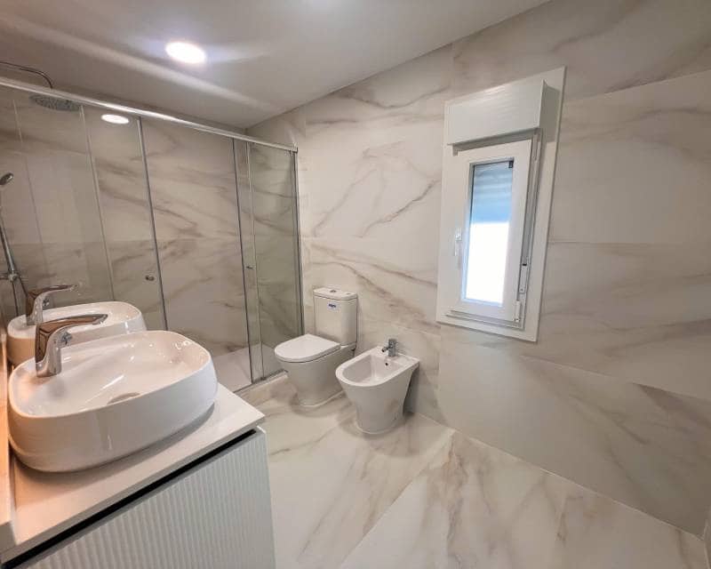 5 quarto Moradia para venda em Los Balcones com piscina - 665 000 € (Ref: 9797636)