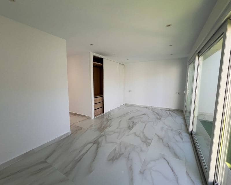 5 quarto Moradia para venda em Los Balcones com piscina - 665 000 € (Ref: 9797636)