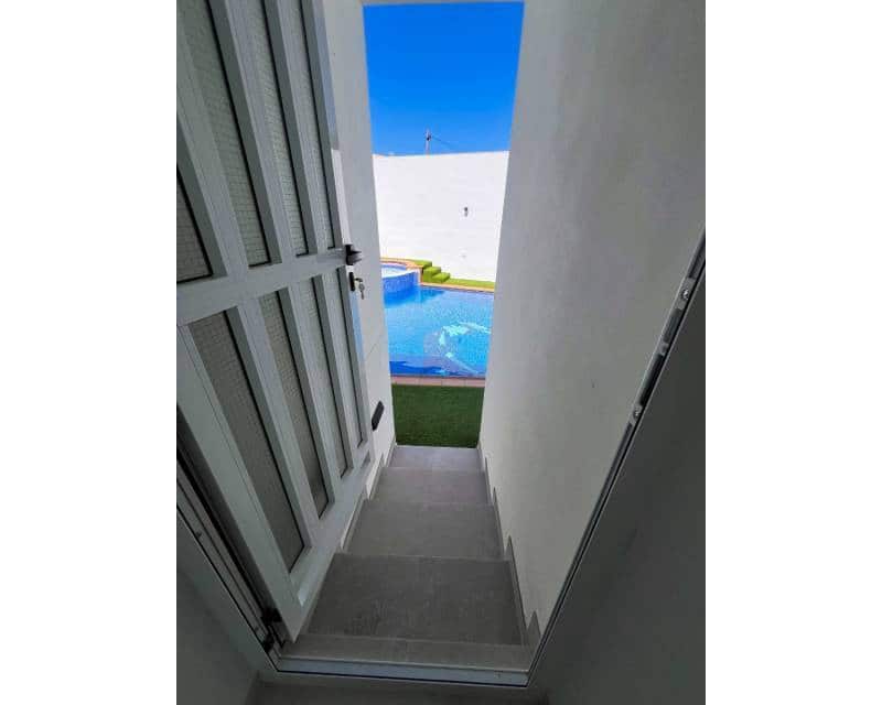 5 quarto Moradia para venda em Los Balcones com piscina - 665 000 € (Ref: 9797636)