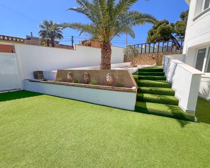 5 quarto Moradia para venda em Los Balcones com piscina - 665 000 € (Ref: 9797636)