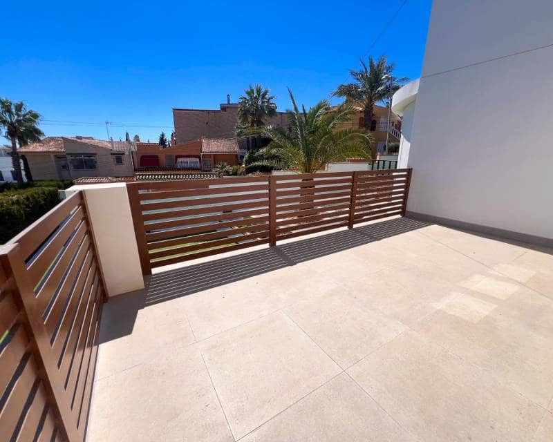 5 quarto Moradia para venda em Los Balcones com piscina - 665 000 € (Ref: 9797636)