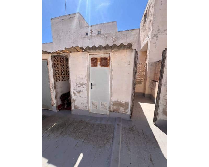 2 makuuhuone Kattohuoneisto myytävänä paikassa Guardamar del Segura mukana 
autotalli - 239 000 € (Ref: 9797637)