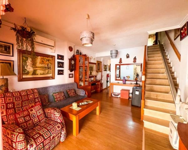 2 makuuhuone Kattohuoneisto myytävänä paikassa Guardamar Playa, Guardamar del Segura mukana 
autotalli - 239 000 € (Ref: 9797637)