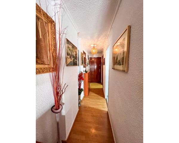 2 makuuhuone Kattohuoneisto myytävänä paikassa Guardamar Playa, Guardamar del Segura mukana 
autotalli - 239 000 € (Ref: 9797637)