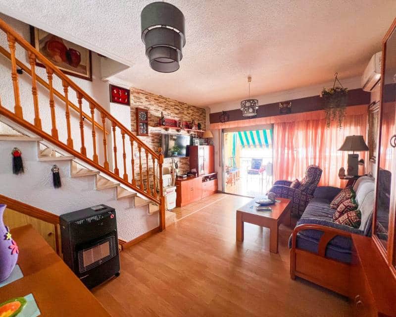 2 makuuhuone Kattohuoneisto myytävänä paikassa Guardamar del Segura mukana 
autotalli - 239 000 € (Ref: 9797637)