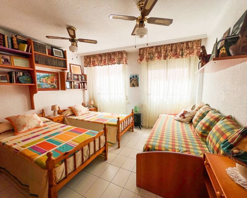 2 makuuhuone Kattohuoneisto myytävänä paikassa Guardamar del Segura mukana 
autotalli - 239 000 € (Ref: 9797637)