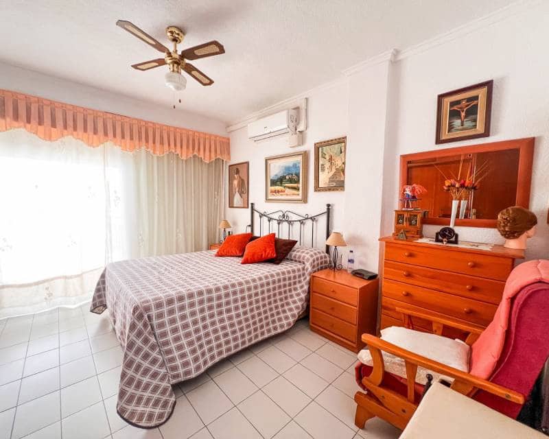 2 makuuhuone Kattohuoneisto myytävänä paikassa Guardamar del Segura mukana 
autotalli - 239 000 € (Ref: 9797637)