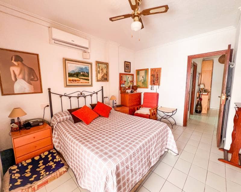 2 makuuhuone Kattohuoneisto myytävänä paikassa Guardamar del Segura mukana 
autotalli - 239 000 € (Ref: 9797637)