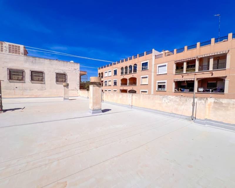 2 makuuhuone Kattohuoneisto myytävänä paikassa Guardamar del Segura mukana 
autotalli - 239 000 € (Ref: 9797637)