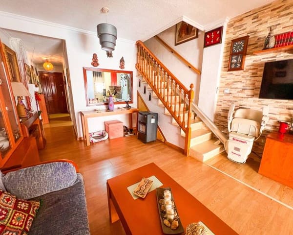 2 makuuhuone Kattohuoneisto myytävänä paikassa Guardamar Playa, Guardamar del Segura mukana 
autotalli - 239 000 € (Ref: 9797637)