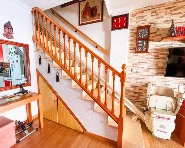 2 makuuhuone Kattohuoneisto myytävänä paikassa Guardamar Playa, Guardamar del Segura mukana 
autotalli - 239 000 € (Ref: 9797637)