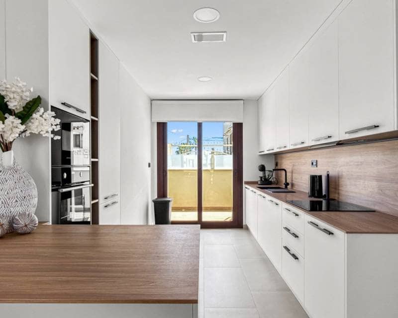 2 soverom Leilighet til salgs i Torrevieja med svømmebasseng garasje - € 312 500 (Ref: 9797641)