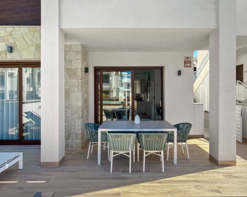 2 soverom Leilighet til salgs i Torrevieja med svømmebasseng garasje - € 312 500 (Ref: 9797641)