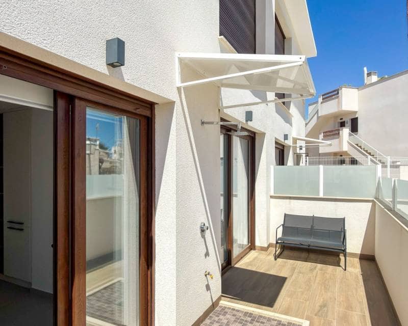 2 soverom Leilighet til salgs i Torrevieja med svømmebasseng garasje - € 312 500 (Ref: 9797641)